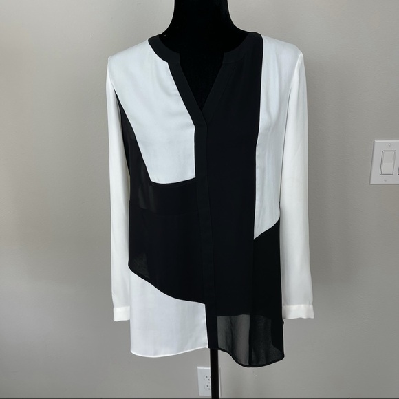 Chico’s Black Label Black White Cutout back Blouse - Picture 12 of 17